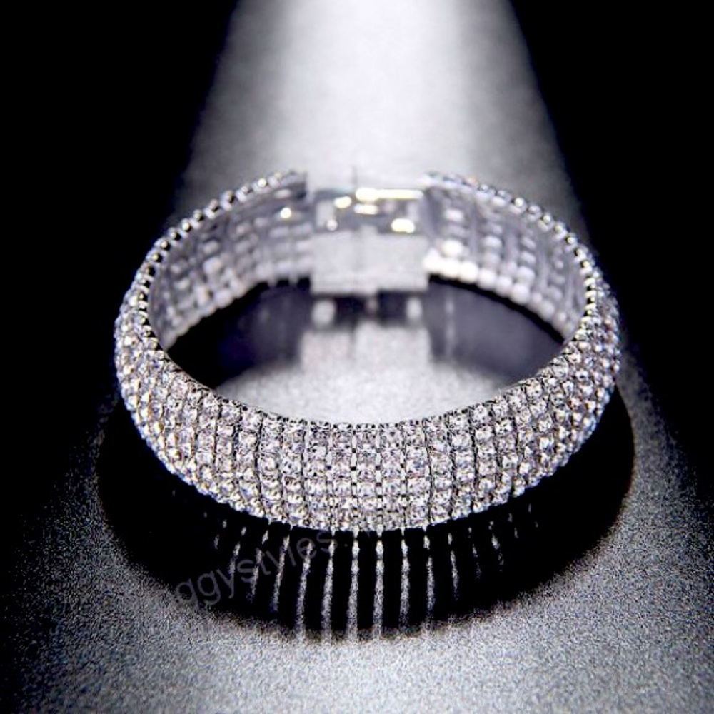 BNWT Beautiful Bridal Bling Bracelet